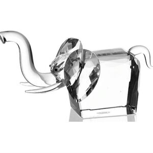 Source Unknown Crystal Elephant Figurine - Clear